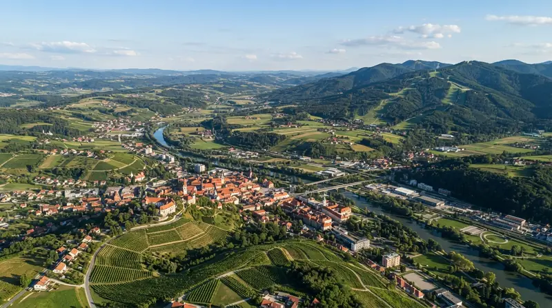 Pogled iz vazduha na region Štajerska, Slovenija — kombi prevoz iz Srbije do Štajerske